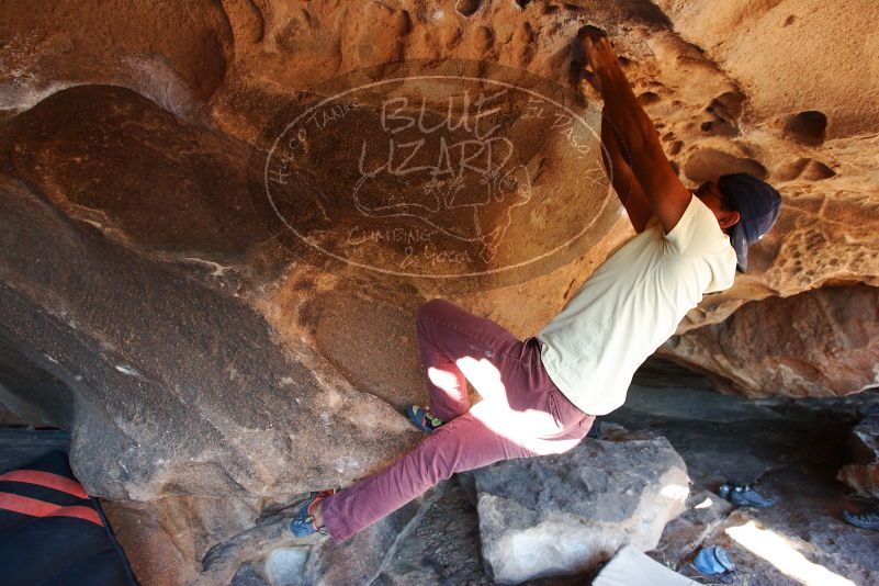 Bouldering in Hueco Tanks on 11/03/2018 with Blue Lizard Climbing and Yoga

Filename: SRM_20181103_1535440.jpg
Aperture: f/4.0
Shutter Speed: 1/250
Body: Canon EOS-1D Mark II
Lens: Canon EF 16-35mm f/2.8 L