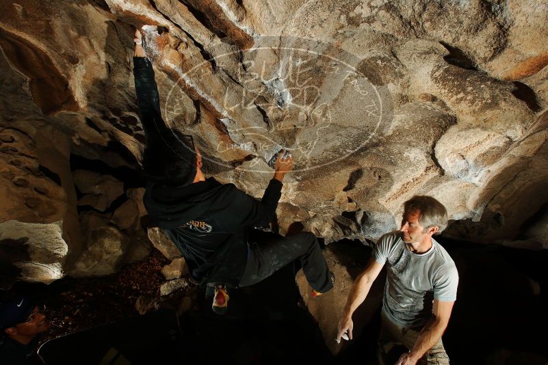 Bouldering in Hueco Tanks on 11/04/2018 with Blue Lizard Climbing and Yoga

Filename: SRM_20181104_1239230.jpg
Aperture: f/8.0
Shutter Speed: 1/250
Body: Canon EOS-1D Mark II
Lens: Canon EF 16-35mm f/2.8 L