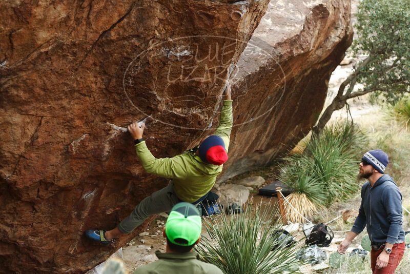 Bouldering in Hueco Tanks on 11/10/2018 with Blue Lizard Climbing and Yoga

Filename: SRM_20181110_1156470.jpg
Aperture: f/4.0
Shutter Speed: 1/500
Body: Canon EOS-1D Mark II
Lens: Canon EF 50mm f/1.8 II