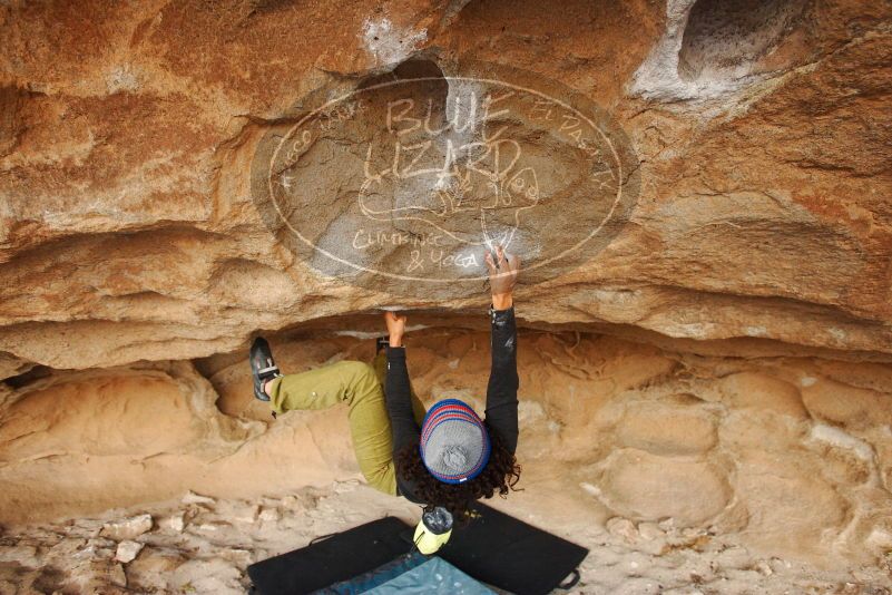 Bouldering in Hueco Tanks on 12/08/2018 with Blue Lizard Climbing and Yoga

Filename: SRM_20181208_1628490.jpg
Aperture: f/4.0
Shutter Speed: 1/250
Body: Canon EOS-1D Mark II
Lens: Canon EF 16-35mm f/2.8 L