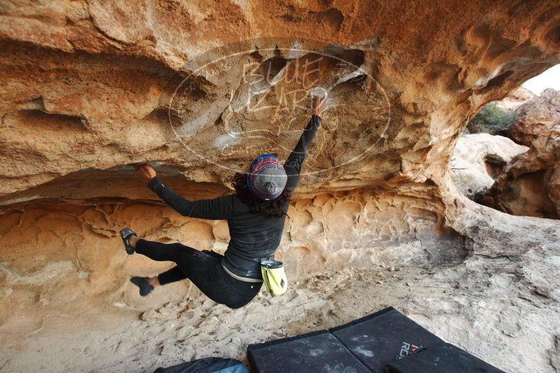 Bouldering in Hueco Tanks on 12/08/2018 with Blue Lizard Climbing and Yoga

Filename: SRM_20181208_1716500.jpg
Aperture: f/4.0
Shutter Speed: 1/250
Body: Canon EOS-1D Mark II
Lens: Canon EF 16-35mm f/2.8 L
