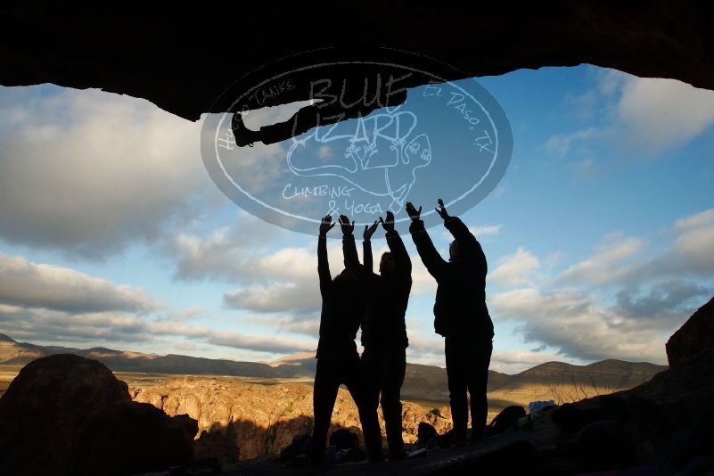 Bouldering in Hueco Tanks on 12/08/2018 with Blue Lizard Climbing and Yoga

Filename: SRM_20181208_1718570.jpg
Aperture: f/13.0
Shutter Speed: 1/250
Body: Canon EOS-1D Mark II
Lens: Canon EF 16-35mm f/2.8 L