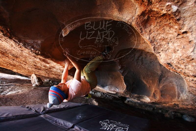Bouldering in Hueco Tanks on 12/14/2018 with Blue Lizard Climbing and Yoga
Filename: SRM_20181214_1443190.jpg
Aperture: f/2.8
Shutter Speed: 1/250
Body: Canon EOS-1D Mark II
Lens: Canon EF 16-35mm f/2.8 L