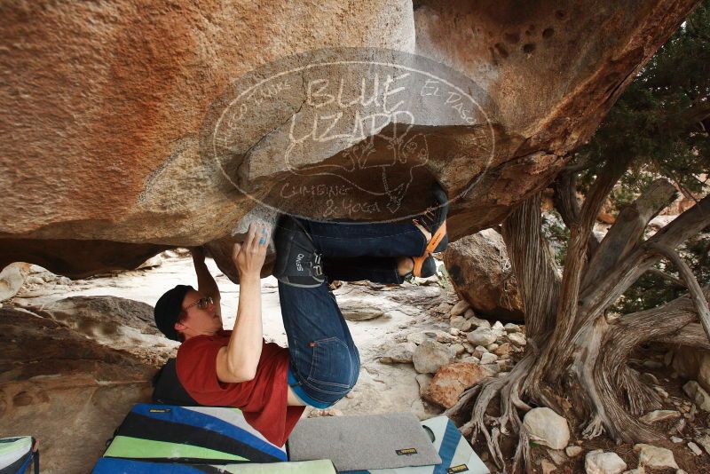 Bouldering in Hueco Tanks on 12/21/2018 with Blue Lizard Climbing and Yoga

Filename: SRM_20181221_1608310.jpg
Aperture: f/6.3
Shutter Speed: 1/250
Body: Canon EOS-1D Mark II
Lens: Canon EF 16-35mm f/2.8 L