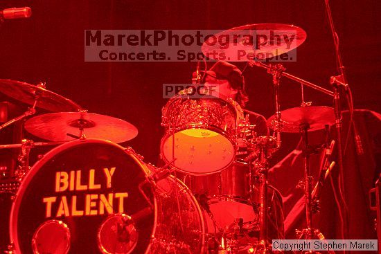 Billy Talent opens for Sugarcult and MxPx at The Tabernacle.

Filename: crw_1631c_std.jpg
Aperture: f/1.8
Shutter Speed: 1/125
Body: Canon EOS DIGITAL REBEL
Lens: Canon EF 50mm f/1.8 II