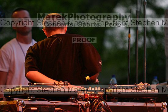 Bubba Sparxx opens for Fuel at Sting Break 2004.

Filename: img_4669_std.jpg
Aperture: f/2.8
Shutter Speed: 1/320
Body: Canon EOS DIGITAL REBEL
Lens: Canon EF 80-200mm f/2.8 L