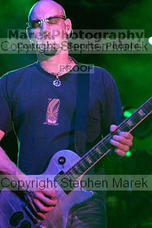 Fuel headlines at Sting Break 2004.

Filename: img_4801_std.jpg
Aperture: f/2.8
Shutter Speed: 1/200
Body: Canon EOS DIGITAL REBEL
Lens: Canon EF 80-200mm f/2.8 L