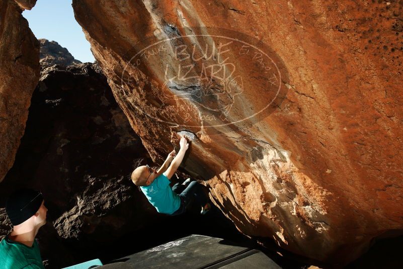 Bouldering in Hueco Tanks on 12/24/2018 with Blue Lizard Climbing and Yoga

Filename: SRM_20181224_1541590.jpg
Aperture: f/8.0
Shutter Speed: 1/250
Body: Canon EOS-1D Mark II
Lens: Canon EF 16-35mm f/2.8 L