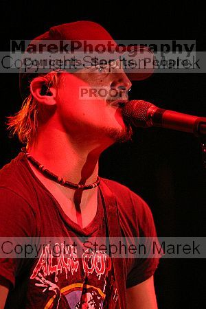 Fuel headlines at Sting Break 2004.

Filename: img_4757_std.jpg
Aperture: f/2.8
Shutter Speed: 1/160
Body: Canon EOS DIGITAL REBEL
Lens: Canon EF 80-200mm f/2.8 L