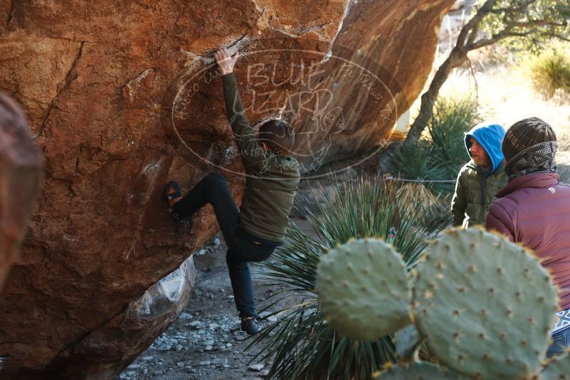 Bouldering in Hueco Tanks on 12/30/2018 with Blue Lizard Climbing and Yoga

Filename: SRM_20181230_1523270.jpg
Aperture: f/4.5
Shutter Speed: 1/250
Body: Canon EOS-1D Mark II
Lens: Canon EF 50mm f/1.8 II