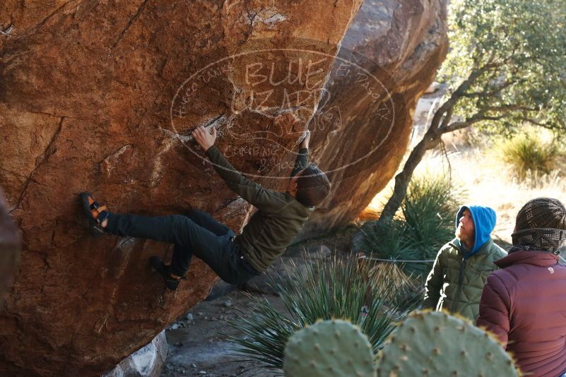 Bouldering in Hueco Tanks on 12/30/2018 with Blue Lizard Climbing and Yoga

Filename: SRM_20181230_1523290.jpg
Aperture: f/5.0
Shutter Speed: 1/250
Body: Canon EOS-1D Mark II
Lens: Canon EF 50mm f/1.8 II