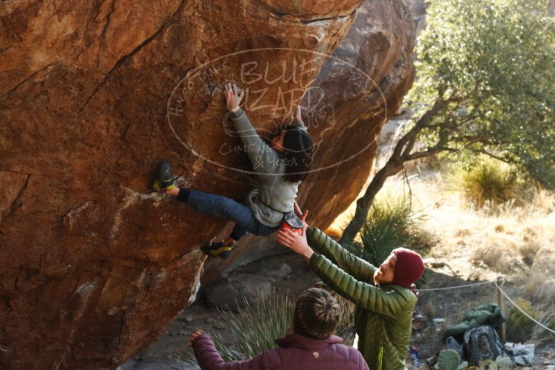 Bouldering in Hueco Tanks on 12/30/2018 with Blue Lizard Climbing and Yoga
Filename: SRM_20181230_1536350.jpg
Aperture: f/5.0
Shutter Speed: 1/400
Body: Canon EOS-1D Mark II
Lens: Canon EF 50mm f/1.8 II
