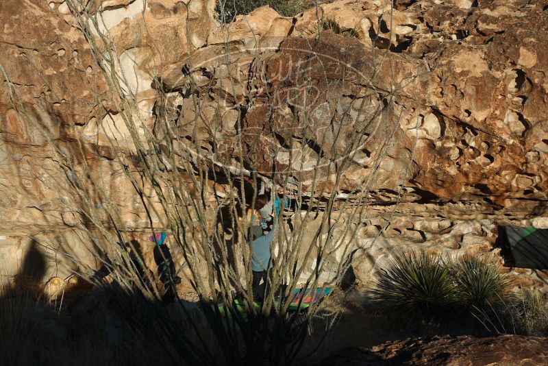 Bouldering in Hueco Tanks on 01/01/2019 with Blue Lizard Climbing and Yoga

Filename: SRM_20190101_1708550.jpg
Aperture: f/4.0
Shutter Speed: 1/800
Body: Canon EOS-1D Mark II
Lens: Canon EF 50mm f/1.8 II