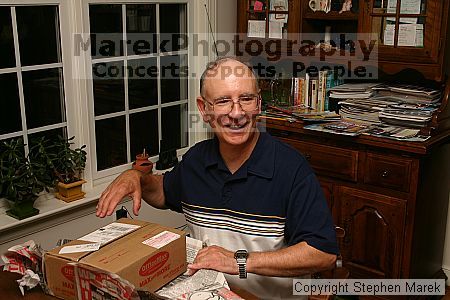 

Filename: img_9142_std.jpg
Aperture: f/6.3
Shutter Speed: 1/60
Body: Canon EOS DIGITAL REBEL
Lens: Canon EF-S 18-55mm f/3.5-5.6