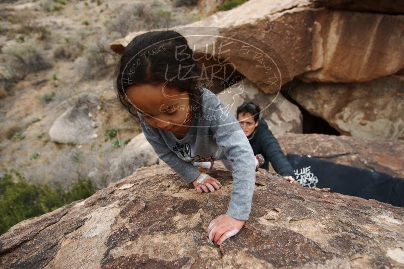 Bouldering in Hueco Tanks on 01/06/2019 with Blue Lizard Climbing and Yoga

Filename: SRM_20190106_1500460.jpg
Aperture: f/4.0
Shutter Speed: 1/400
Body: Canon EOS-1D Mark II
Lens: Canon EF 16-35mm f/2.8 L