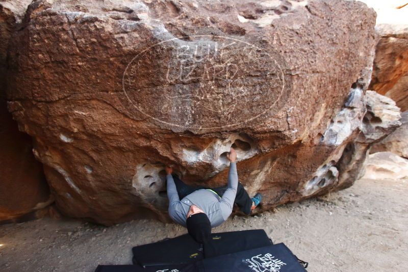 Bouldering in Hueco Tanks on 01/13/2019 with Blue Lizard Climbing and Yoga

Filename: SRM_20190113_1046230.jpg
Aperture: f/4.0
Shutter Speed: 1/250
Body: Canon EOS-1D Mark II
Lens: Canon EF 16-35mm f/2.8 L