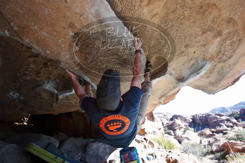 Bouldering in Hueco Tanks on 01/19/2019 with Blue Lizard Climbing and Yoga
Filename: SRM_20190119_1206110.jpg
Aperture: f/6.3
Shutter Speed: 1/250
Body: Canon EOS-1D Mark II
Lens: Canon EF 16-35mm f/2.8 L