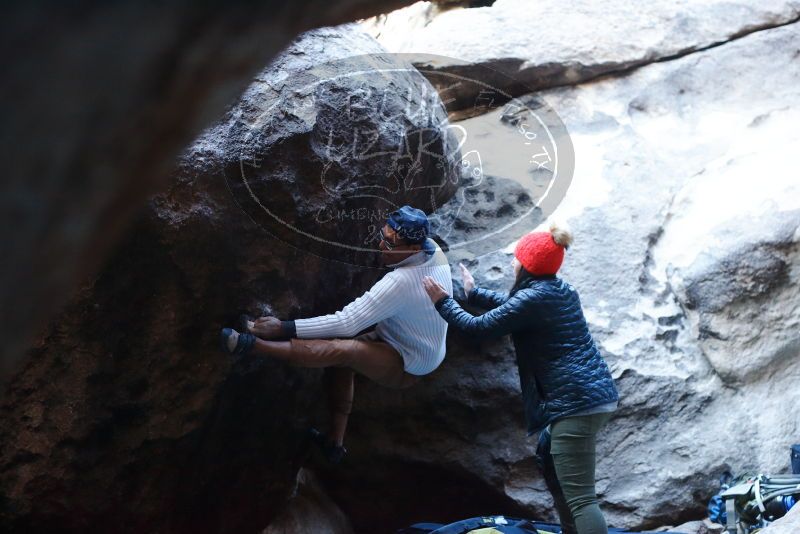Bouldering in Hueco Tanks on 01/20/2019 with Blue Lizard Climbing and Yoga

Filename: SRM_20190120_1319320.jpg
Aperture: f/3.2
Shutter Speed: 1/200
Body: Canon EOS-1D Mark II
Lens: Canon EF 50mm f/1.8 II