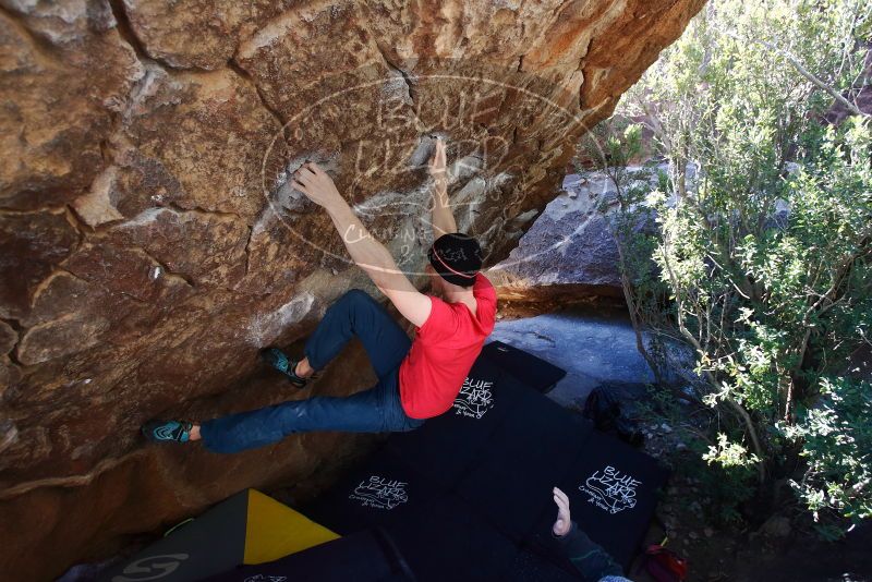 Bouldering in Hueco Tanks on 01/26/2019 with Blue Lizard Climbing and Yoga

Filename: SRM_20190126_1207570.jpg
Aperture: f/4.0
Shutter Speed: 1/250
Body: Canon EOS-1D Mark II
Lens: Canon EF 16-35mm f/2.8 L