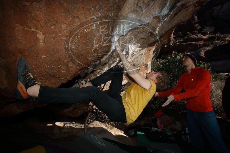 Bouldering in Hueco Tanks on 01/26/2019 with Blue Lizard Climbing and Yoga

Filename: SRM_20190126_1618240.jpg
Aperture: f/6.3
Shutter Speed: 1/250
Body: Canon EOS-1D Mark II
Lens: Canon EF 16-35mm f/2.8 L