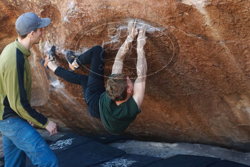 Bouldering in Hueco Tanks on 01/27/2019 with Blue Lizard Climbing and Yoga

Filename: SRM_20190127_1250050.jpg
Aperture: f/3.2
Shutter Speed: 1/320
Body: Canon EOS-1D Mark II
Lens: Canon EF 50mm f/1.8 II