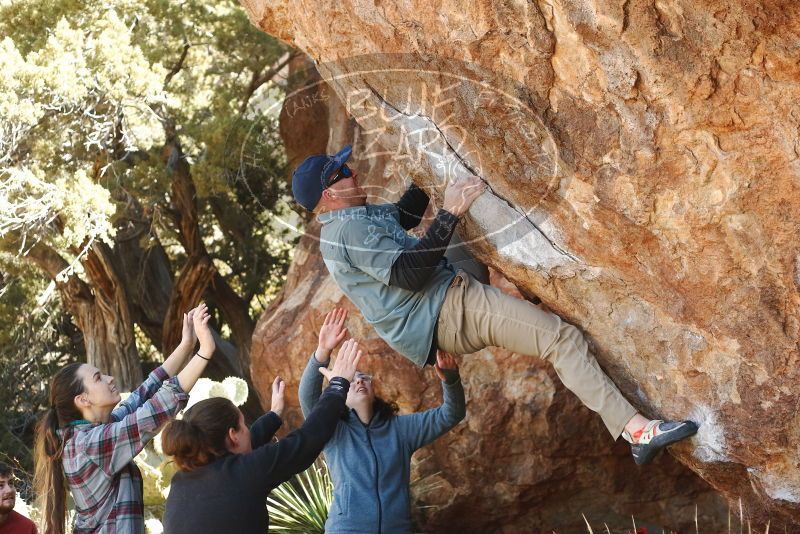 Bouldering in Hueco Tanks on 02/03/2019 with Blue Lizard Climbing and Yoga

Filename: SRM_20190203_1322150.jpg
Aperture: f/3.5
Shutter Speed: 1/320
Body: Canon EOS-1D Mark II
Lens: Canon EF 50mm f/1.8 II