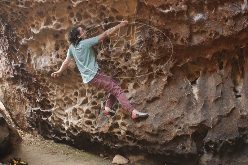 Bouldering in Hueco Tanks on 02/02/2019 with Blue Lizard Climbing and Yoga

Filename: SRM_20190202_1447410.jpg
Aperture: f/2.8
Shutter Speed: 1/100
Body: Canon EOS-1D Mark II
Lens: Canon EF 50mm f/1.8 II