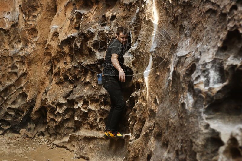 Bouldering in Hueco Tanks on 02/02/2019 with Blue Lizard Climbing and Yoga

Filename: SRM_20190202_1507500.jpg
Aperture: f/3.5
Shutter Speed: 1/200
Body: Canon EOS-1D Mark II
Lens: Canon EF 50mm f/1.8 II