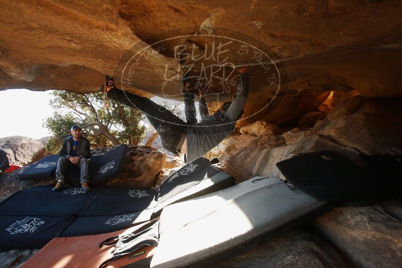 Bouldering in Hueco Tanks on 02/17/2019 with Blue Lizard Climbing and Yoga

Filename: SRM_20190217_1725370.jpg
Aperture: f/4.0
Shutter Speed: 1/320
Body: Canon EOS-1D Mark II
Lens: Canon EF 16-35mm f/2.8 L