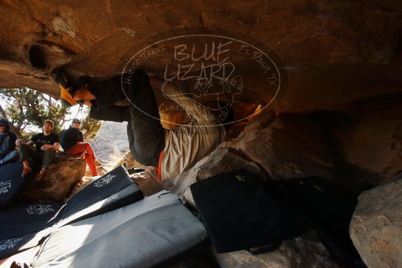 Bouldering in Hueco Tanks on 02/17/2019 with Blue Lizard Climbing and Yoga

Filename: SRM_20190217_1737430.jpg
Aperture: f/4.0
Shutter Speed: 1/250
Body: Canon EOS-1D Mark II
Lens: Canon EF 16-35mm f/2.8 L
