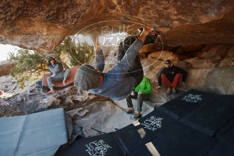 Bouldering in Hueco Tanks on 02/17/2019 with Blue Lizard Climbing and Yoga

Filename: SRM_20190217_1801120.jpg
Aperture: f/4.0
Shutter Speed: 1/250
Body: Canon EOS-1D Mark II
Lens: Canon EF 16-35mm f/2.8 L
