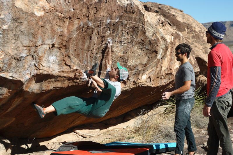 Bouldering in Hueco Tanks on 02/22/2019 with Blue Lizard Climbing and Yoga

Filename: SRM_20190222_1042070.jpg
Aperture: f/4.0
Shutter Speed: 1/640
Body: Canon EOS-1D Mark II
Lens: Canon EF 50mm f/1.8 II