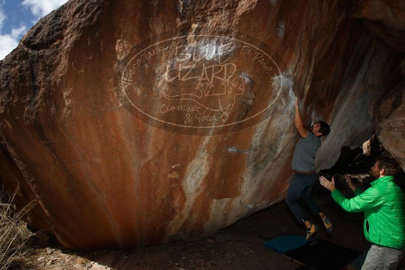 Bouldering in Hueco Tanks on 02/22/2019 with Blue Lizard Climbing and Yoga

Filename: SRM_20190222_1347260.jpg
Aperture: f/7.1
Shutter Speed: 1/250
Body: Canon EOS-1D Mark II
Lens: Canon EF 16-35mm f/2.8 L