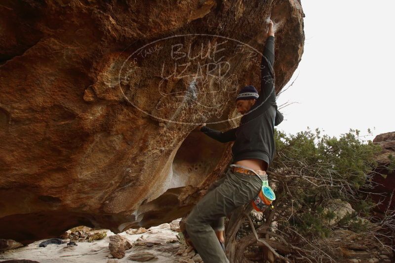 Bouldering in Hueco Tanks on 02/22/2019 with Blue Lizard Climbing and Yoga

Filename: SRM_20190222_1631550.jpg
Aperture: f/5.6
Shutter Speed: 1/250
Body: Canon EOS-1D Mark II
Lens: Canon EF 16-35mm f/2.8 L