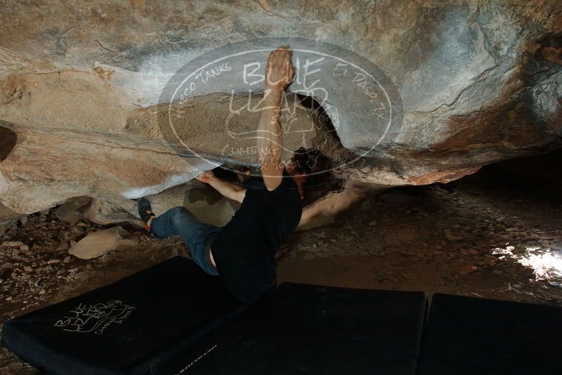 Bouldering in Hueco Tanks on 03/02/2019 with Blue Lizard Climbing and Yoga

Filename: SRM_20190302_1314490.jpg
Aperture: f/8.0
Shutter Speed: 1/250
Body: Canon EOS-1D Mark II
Lens: Canon EF 16-35mm f/2.8 L
