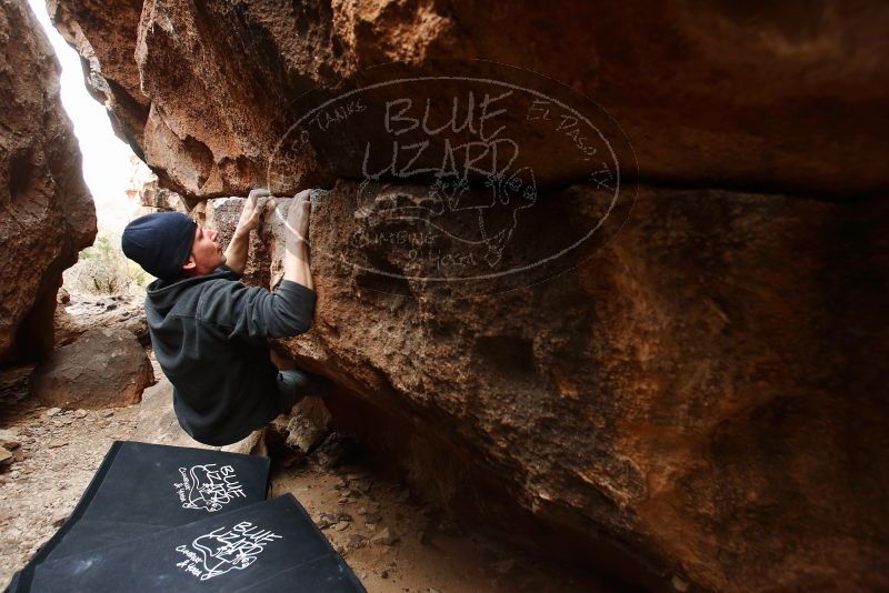 Bouldering in Hueco Tanks on 03/10/2019 with Blue Lizard Climbing and Yoga

Filename: SRM_20190310_1225440.jpg
Aperture: f/4.0
Shutter Speed: 1/250
Body: Canon EOS-1D Mark II
Lens: Canon EF 16-35mm f/2.8 L