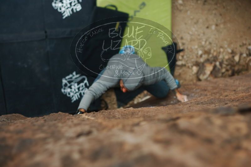 Bouldering in Hueco Tanks on 03/10/2019 with Blue Lizard Climbing and Yoga

Filename: SRM_20190310_1450290.jpg
Aperture: f/2.5
Shutter Speed: 1/500
Body: Canon EOS-1D Mark II
Lens: Canon EF 50mm f/1.8 II