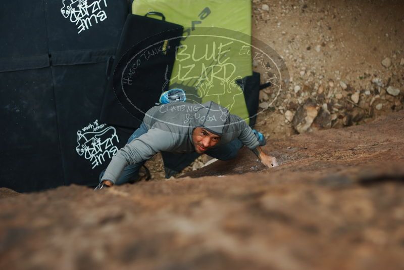 Bouldering in Hueco Tanks on 03/10/2019 with Blue Lizard Climbing and Yoga

Filename: SRM_20190310_1450310.jpg
Aperture: f/2.5
Shutter Speed: 1/640
Body: Canon EOS-1D Mark II
Lens: Canon EF 50mm f/1.8 II