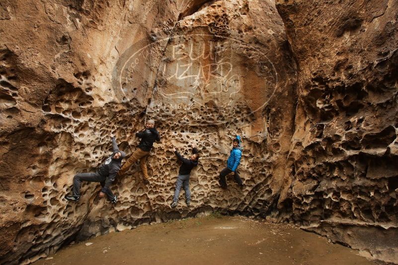 Bouldering in Hueco Tanks on 03/16/2019 with Blue Lizard Climbing and Yoga

Filename: SRM_20190316_1415590.jpg
Aperture: f/5.6
Shutter Speed: 1/50
Body: Canon EOS-1D Mark II
Lens: Canon EF 16-35mm f/2.8 L
