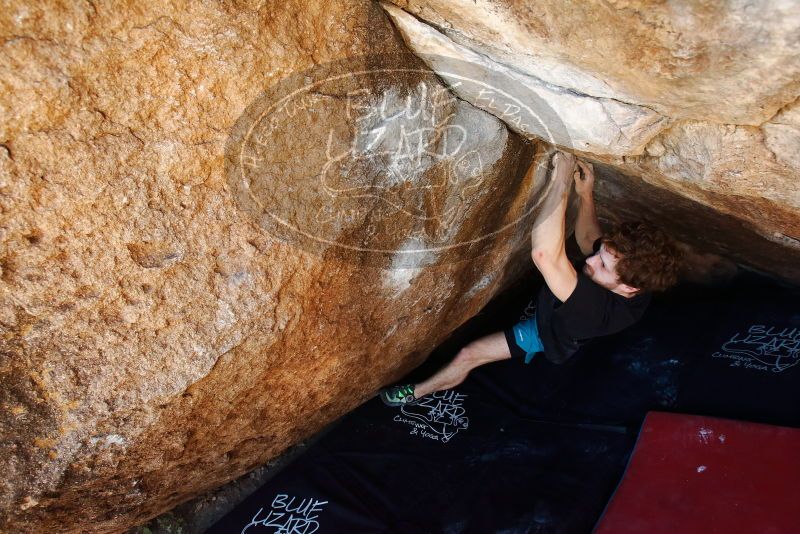 Bouldering in Hueco Tanks on 03/29/2019 with Blue Lizard Climbing and Yoga

Filename: SRM_20190329_1118260.jpg
Aperture: f/5.6
Shutter Speed: 1/200
Body: Canon EOS-1D Mark II
Lens: Canon EF 16-35mm f/2.8 L