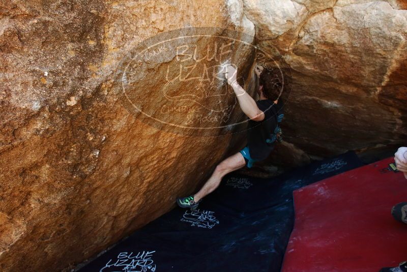 Bouldering in Hueco Tanks on 03/29/2019 with Blue Lizard Climbing and Yoga

Filename: SRM_20190329_1129000.jpg
Aperture: f/5.6
Shutter Speed: 1/250
Body: Canon EOS-1D Mark II
Lens: Canon EF 16-35mm f/2.8 L
