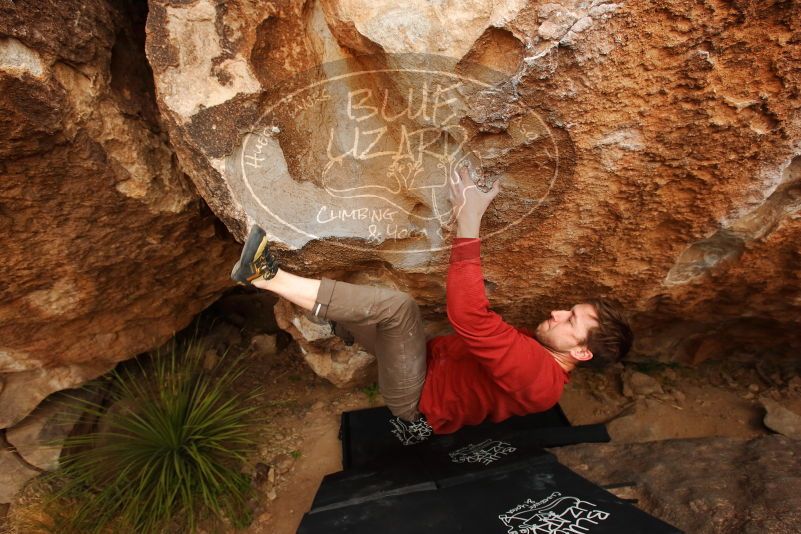 Bouldering in Hueco Tanks on 03/30/2019 with Blue Lizard Climbing and Yoga
Filename: SRM_20190330_1240120.jpg
Aperture: f/5.6
Shutter Speed: 1/500
Body: Canon EOS-1D Mark II
Lens: Canon EF 16-35mm f/2.8 L