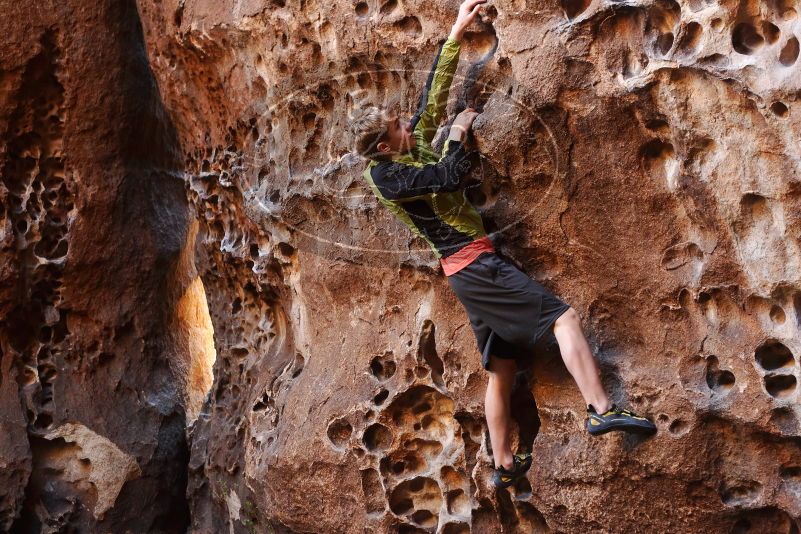 Bouldering in Hueco Tanks on 03/31/2019 with Blue Lizard Climbing and Yoga

Filename: SRM_20190331_1523410.jpg
Aperture: f/3.5
Shutter Speed: 1/100
Body: Canon EOS-1D Mark II
Lens: Canon EF 50mm f/1.8 II