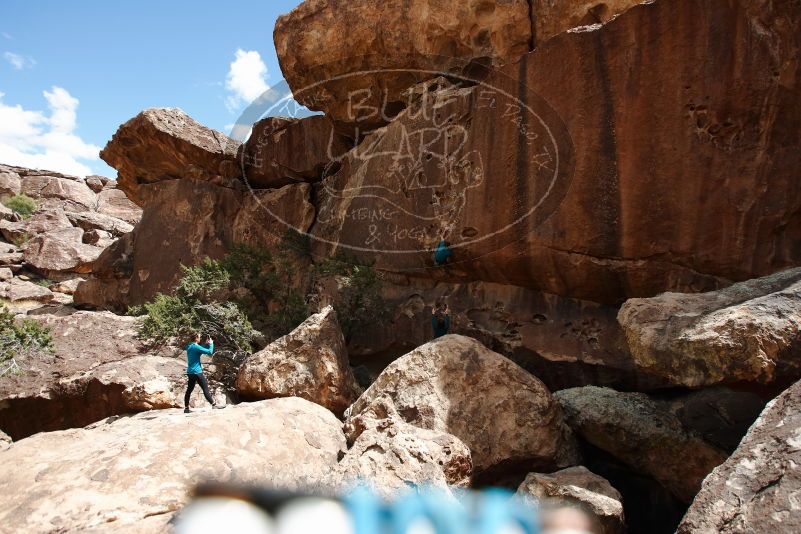 Bouldering in Hueco Tanks on 04/13/2019 with Blue Lizard Climbing and Yoga

Filename: SRM_20190413_1346370.jpg
Aperture: f/4.0
Shutter Speed: 1/1000
Body: Canon EOS-1D Mark II
Lens: Canon EF 16-35mm f/2.8 L