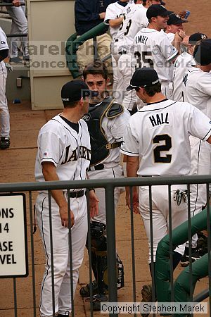 

Filename: img_2757_std.jpg
Aperture: f/7.1
Shutter Speed: 1/640
Body: Canon EOS DIGITAL REBEL
Lens: Canon EF 80-200mm f/2.8 L