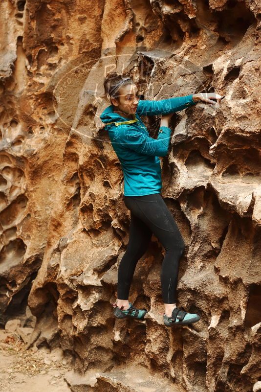 Bouldering in Hueco Tanks on 04/13/2019 with Blue Lizard Climbing and Yoga
Filename: SRM_20190413_1547540.jpg
Aperture: f/4.0
Shutter Speed: 1/125
Body: Canon EOS-1D Mark II
Lens: Canon EF 50mm f/1.8 II