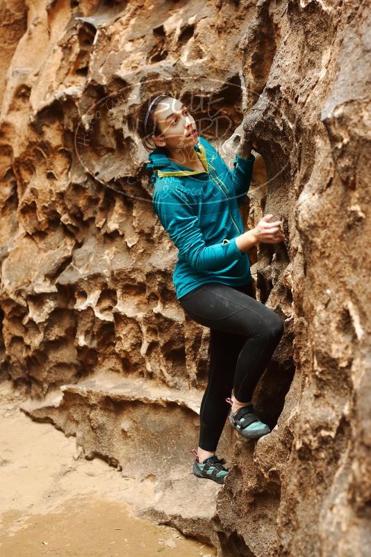 Bouldering in Hueco Tanks on 04/13/2019 with Blue Lizard Climbing and Yoga
Filename: SRM_20190413_1548230.jpg
Aperture: f/4.0
Shutter Speed: 1/125
Body: Canon EOS-1D Mark II
Lens: Canon EF 50mm f/1.8 II