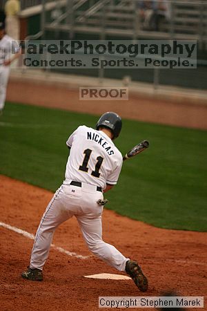 

Filename: img_2774_std.jpg
Aperture: f/2.8
Shutter Speed: 1/2500
Body: Canon EOS DIGITAL REBEL
Lens: Canon EF 80-200mm f/2.8 L