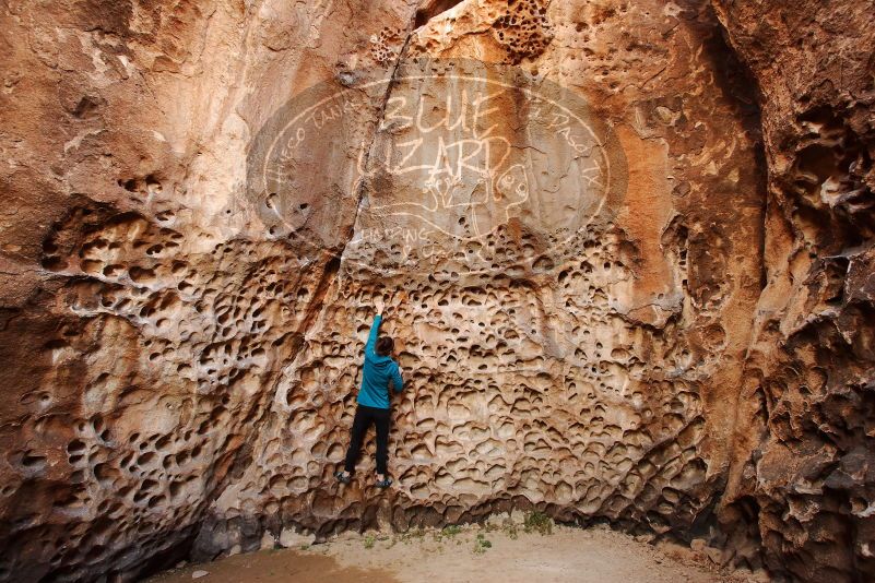 Bouldering in Hueco Tanks on 04/13/2019 with Blue Lizard Climbing and Yoga
Filename: SRM_20190413_1556560.jpg
Aperture: f/5.0
Shutter Speed: 1/125
Body: Canon EOS-1D Mark II
Lens: Canon EF 16-35mm f/2.8 L