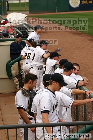 

Filename: img_2756_std.jpg
Aperture: f/7.1
Shutter Speed: 1/640
Body: Canon EOS DIGITAL REBEL
Lens: Canon EF 80-200mm f/2.8 L